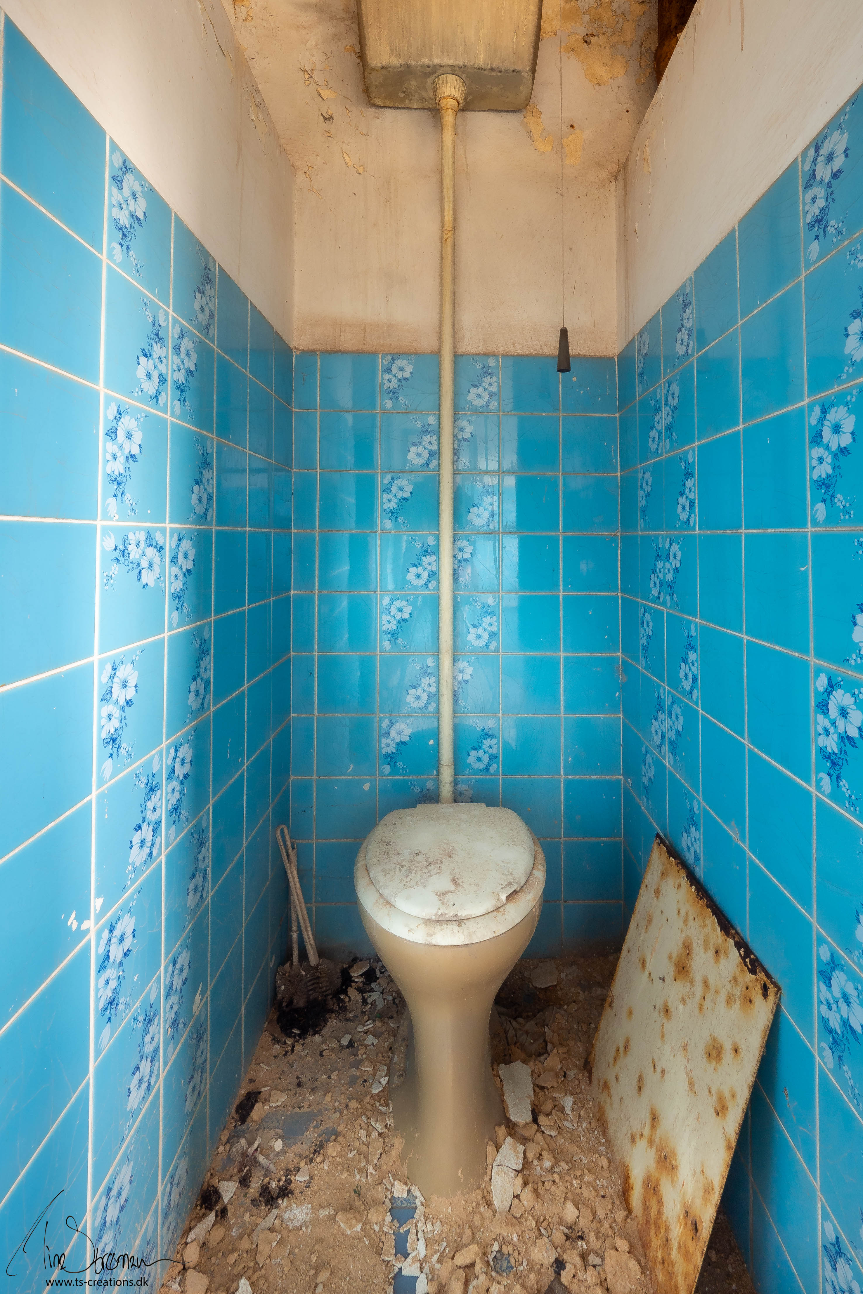 Det blå toilet, fabrik, Tjekkiet