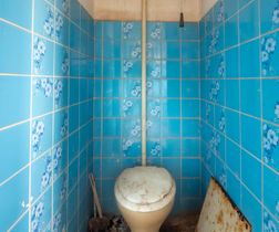 Det blå toilet, fabrik, Tjekkiet