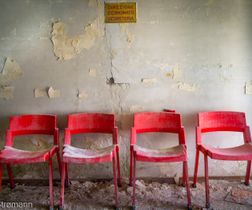 Kostskole, de røde stole, Italien